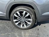 Thumbnail of 2022 Platinum Gray Metallic Volkswagen Atlas