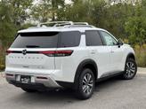 Thumbnail of 2025 Everest White Pearl Tricoat Nissan Pathfinder