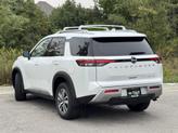 Thumbnail of 2025 Everest White Pearl Tricoat Nissan Pathfinder
