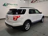 Thumbnail of 2016 White Platinum Clearcoat Metallic Ford Explorer