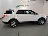 Thumbnail of 2016 White Platinum Clearcoat Metallic Ford Explorer