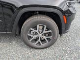 Thumbnail of 2025 Diamond Black Crystal Pearlcoat Jeep Grand Cherokee L