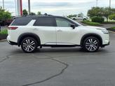 Thumbnail of 2024 Pearl White Tricoat/Super Black Nissan Pathfinder