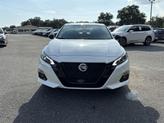 Thumbnail of 2022 Pearl White Tricoat Nissan Altima