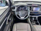 Thumbnail of 2019 Shoreline Blue Pearl Toyota Highlander