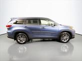 Thumbnail of 2019 Shoreline Blue Pearl Toyota Highlander