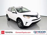 Photo of 2017 Super White Toyota RAV4