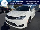 Photo of 2020 Bright White Clearcoat Chrysler Pacifica