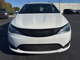 Thumbnail of 2020 Bright White Clearcoat Chrysler Pacifica