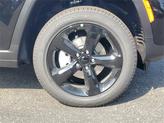 Thumbnail of 2025 Diamond Black Crystal Pearlcoat Jeep Grand Cherokee
