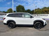 Thumbnail of 2022 Platinum White Pearl Honda Pilot