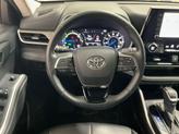 Thumbnail of 2021 Blizzard Pearl Toyota Highlander Hybrid