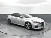 Thumbnail of 2022 Brilliant Silver Metallic Nissan Altima