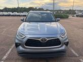 Thumbnail of 2021 Moon Dust Toyota Highlander