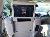 Thumbnail of 2017 White Chrysler Pacifica