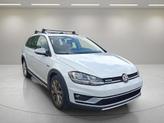Photo of 2018 Pure White Volkswagen Golf Alltrack
