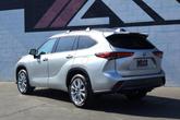 Thumbnail of 2023 Celestial Silver Metallic Toyota Highlander Hybrid