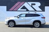Thumbnail of 2023 Celestial Silver Metallic Toyota Highlander Hybrid