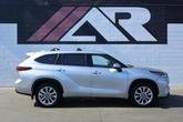 Thumbnail of 2023 Celestial Silver Metallic Toyota Highlander Hybrid