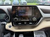 Thumbnail of 2021 Blizzard Pearl Toyota Highlander