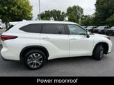 Thumbnail of 2021 Blizzard Pearl Toyota Highlander