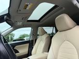Thumbnail of 2021 Blizzard Pearl Toyota Highlander