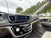 Thumbnail of 2019 Billet Silver Metallic Clearcoat Chrysler Pacifica