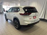 Thumbnail of 2025 Everest White Pearl Nissan Rogue