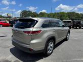 Thumbnail of 2016 Gold Toyota Highlander