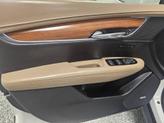 Thumbnail of 2017 Crystal White Tricoat Cadillac XT5