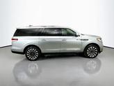 Thumbnail of 2024 Silver Radiance Metallic Clearcoat Lincoln Navigator