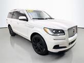 Photo of 2024 Ceramic Pearl Metallic Tri-Coat Lincoln Navigator