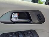 Thumbnail of 2022 Brilliant Black Clearcoat Chrysler Pacifica