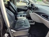 Thumbnail of 2022 Brilliant Black Clearcoat Chrysler Pacifica