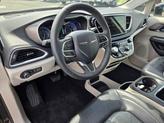 Thumbnail of 2022 Brilliant Black Clearcoat Chrysler Pacifica