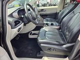Thumbnail of 2022 Brilliant Black Clearcoat Chrysler Pacifica