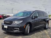 Thumbnail of 2022 Brilliant Black Clearcoat Chrysler Pacifica