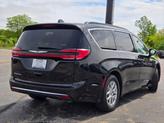 Thumbnail of 2022 Brilliant Black Clearcoat Chrysler Pacifica
