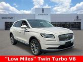 Photo of 2022 Ceramic Pearl Metallic Tinted Clearcoat Lincoln Nautilus