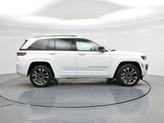 Thumbnail of 2023 Bright White Clearcoat Jeep Grand Cherokee
