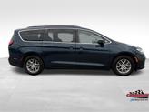 Thumbnail of 2021 Fathom Blue Pearlcoat Chrysler Pacifica