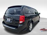 Thumbnail of 2015 Brilliant Black Crystal Pearlcoat Dodge Grand Caravan