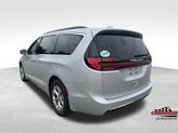 Thumbnail of 2022 Silver Mist Clearcoat Chrysler Pacifica