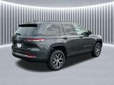 Thumbnail of 2025 Baltic Gray Metallic Clearcoat Jeep Grand Cherokee