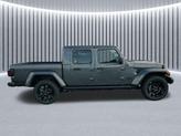 Thumbnail of 2025 Granite Crystal Metallic Clearcoat Jeep Gladiator