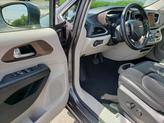 Thumbnail of 2017 Granite Crystal Metallic Clearcoat Chrysler Pacifica