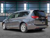 Thumbnail of 2017 Granite Crystal Metallic Clearcoat Chrysler Pacifica