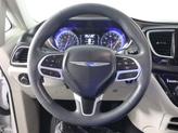 Thumbnail of 2017 Bright White Clearcoat Chrysler Pacifica