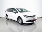 Thumbnail of 2017 Bright White Clearcoat Chrysler Pacifica