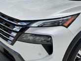 Thumbnail of 2025 Everest White Pearl/Super Black Nissan Rogue